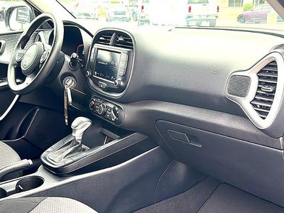 2024 Kia Soul LX IVT