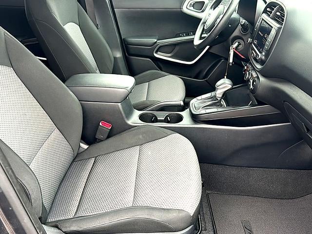 2024 Kia Soul LX IVT