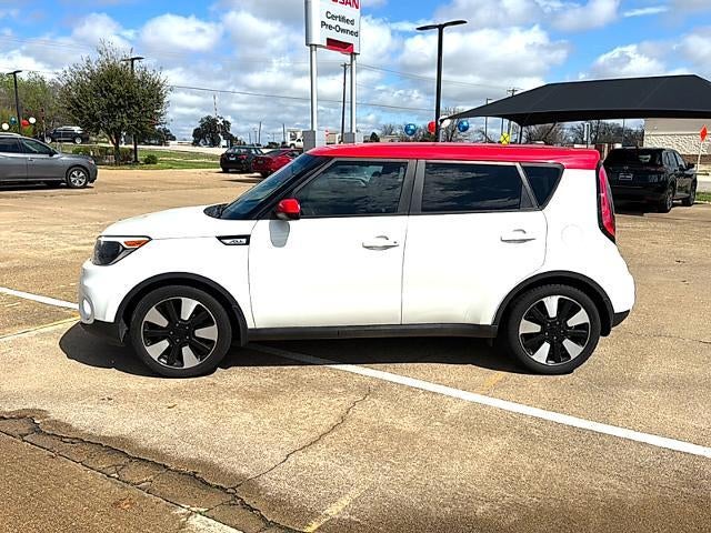 2017 Kia Soul + Auto