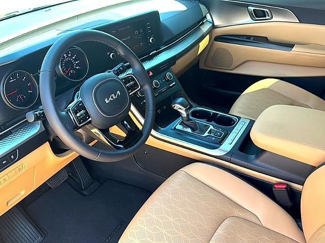 2024 Kia Carnival LX FWD