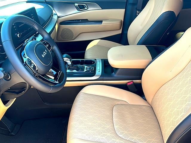 2024 Kia Carnival LX FWD