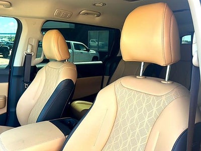 2024 Kia Carnival LX FWD