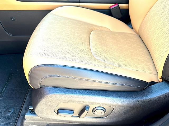 2024 Kia Carnival LX FWD