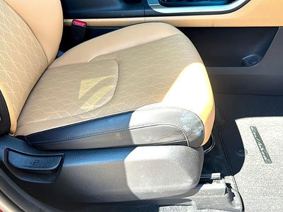 2024 Kia Carnival LX FWD