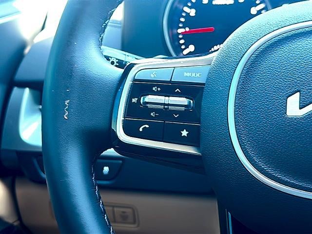 2024 Kia Carnival LX FWD