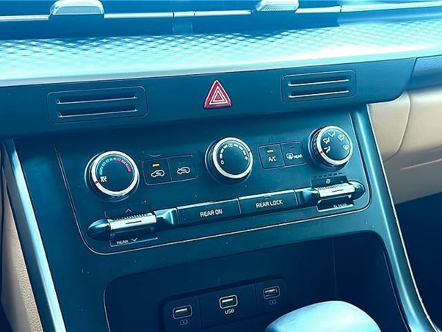 2024 Kia Carnival LX FWD