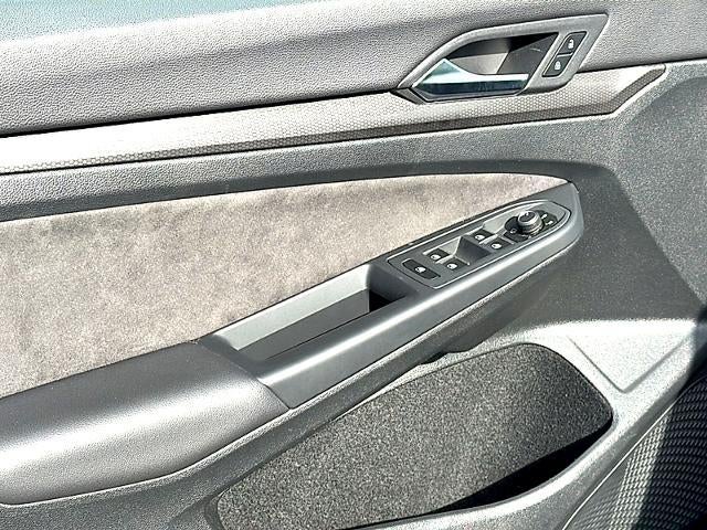 2024 Volkswagen Golf GTI 2.0T S DSG