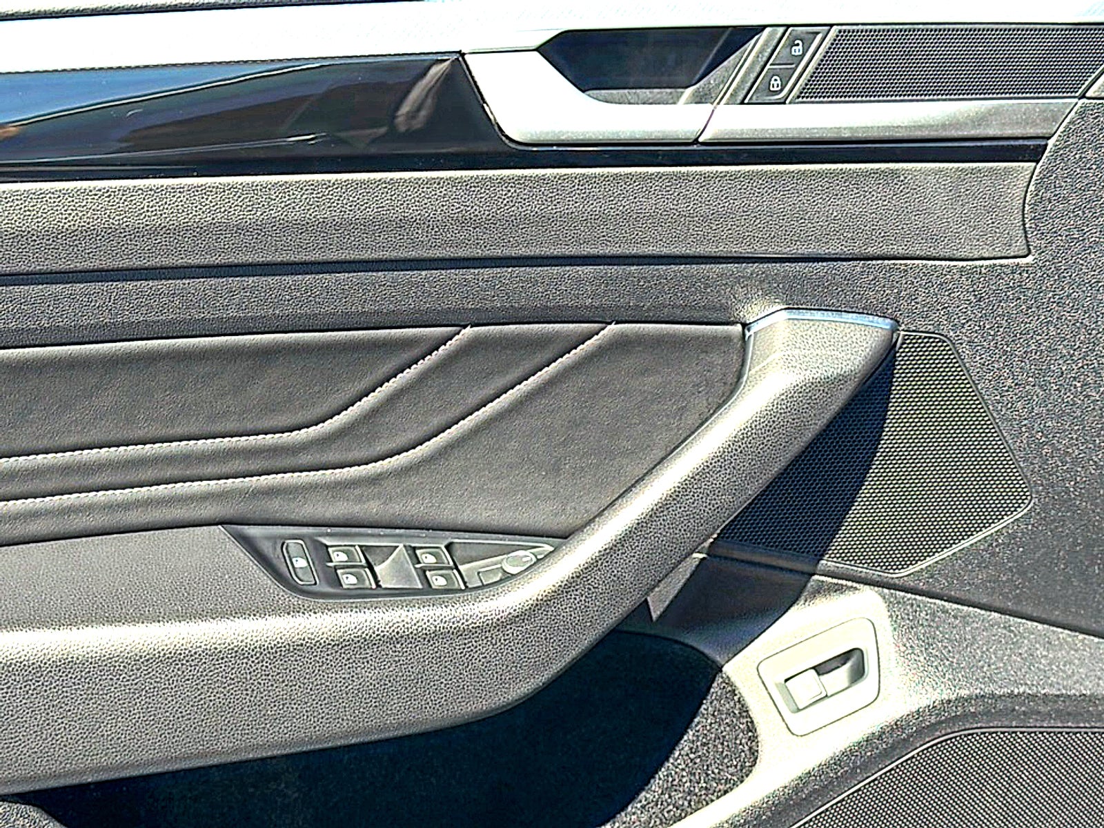 2023 Volkswagen Arteon 2.0T SE R-Line