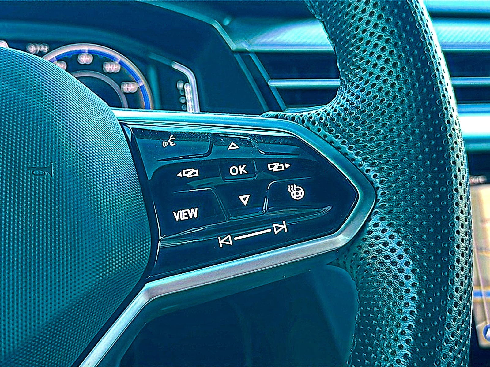 2023 Volkswagen Arteon 2.0T SE R-Line
