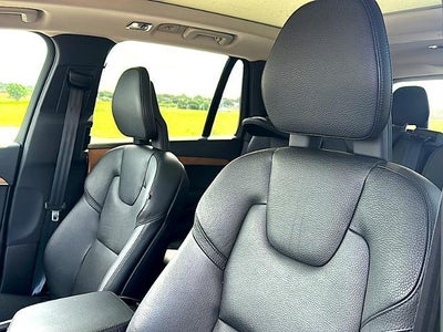 2022 Volvo XC90 T5 FWD Momentum 7P