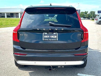 2022 Volvo XC90 T5 FWD Momentum 7P