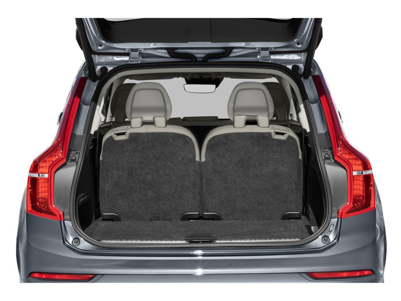 2022 Volvo XC90 T6 AWD Momentum 6P