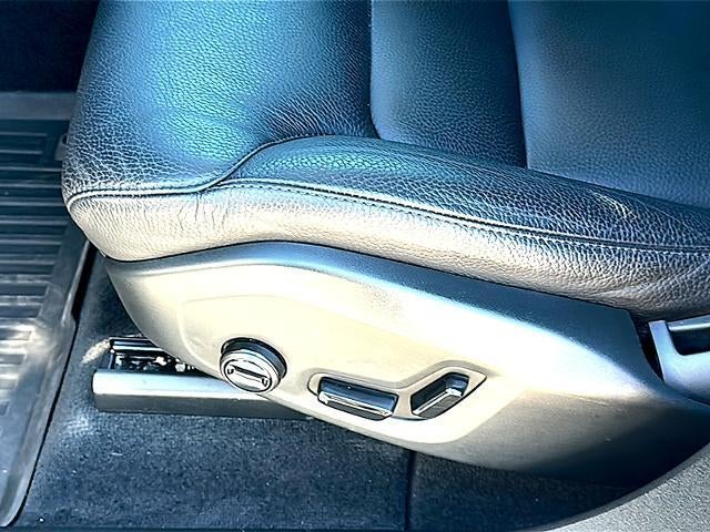 2023 Volvo XC60 B5 AWD Plus Dark Theme