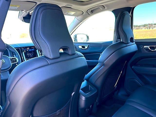 2023 Volvo XC60 B5 AWD Plus Dark Theme