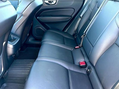 2023 Volvo XC60 B5 AWD Plus Dark Theme