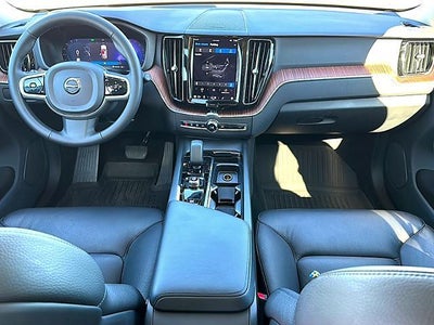 2023 Volvo XC60 B5 AWD Plus Dark Theme