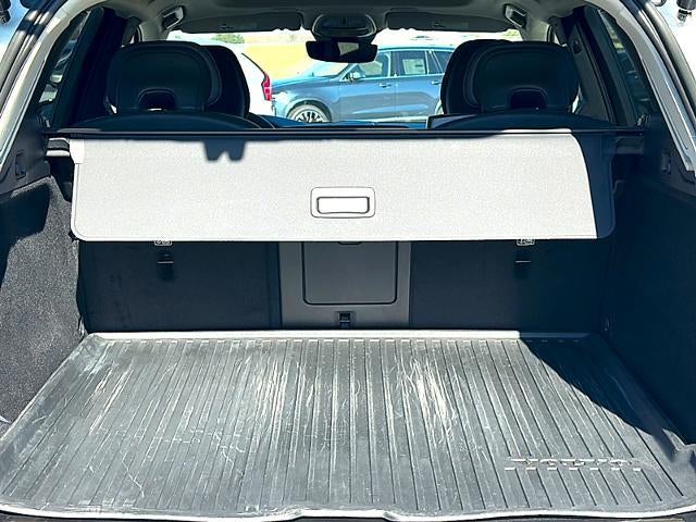 2023 Volvo XC60 B5 AWD Plus Dark Theme