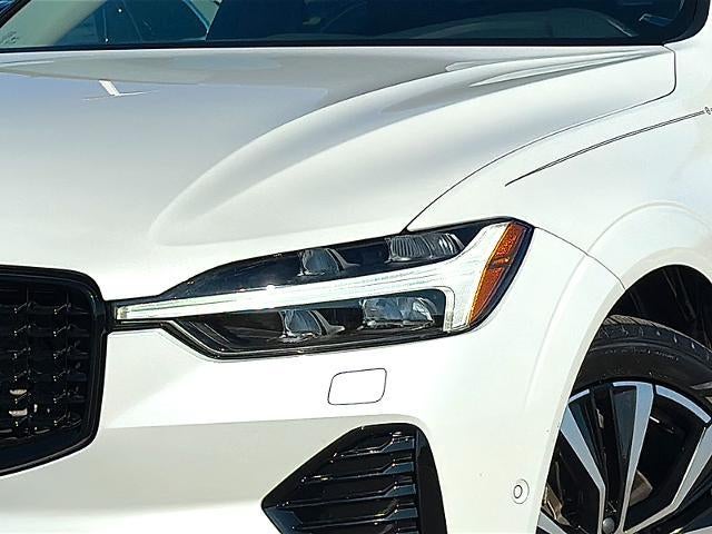 2023 Volvo XC60 B5 AWD Plus Dark Theme