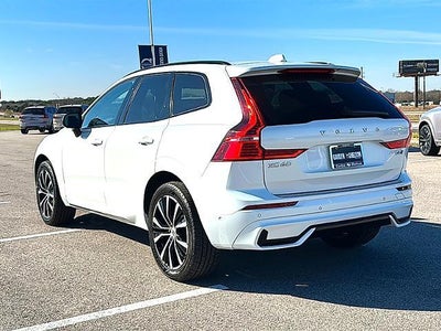 2023 Volvo XC60 B5 AWD Plus Dark Theme