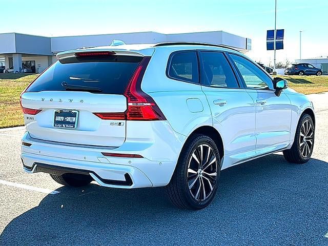 2023 Volvo XC60 B5 AWD Plus Dark Theme