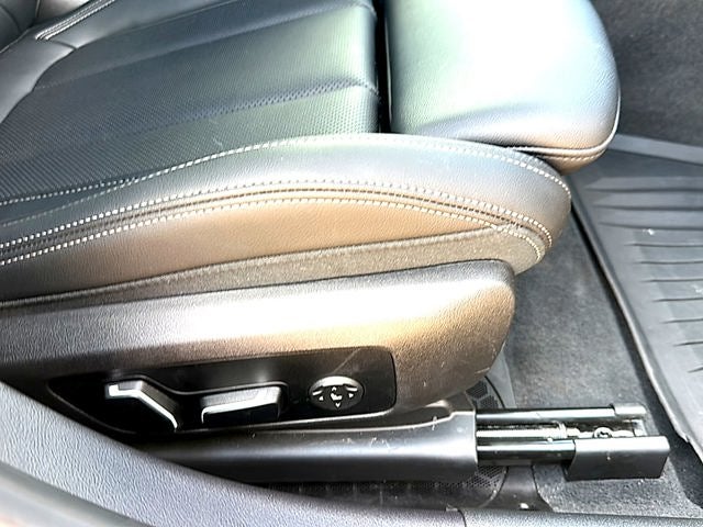 2024 BMW 3 Series 330i