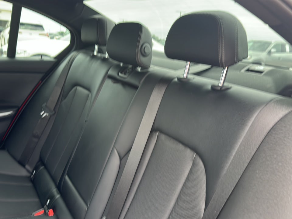 2023 BMW 3 Series 330i