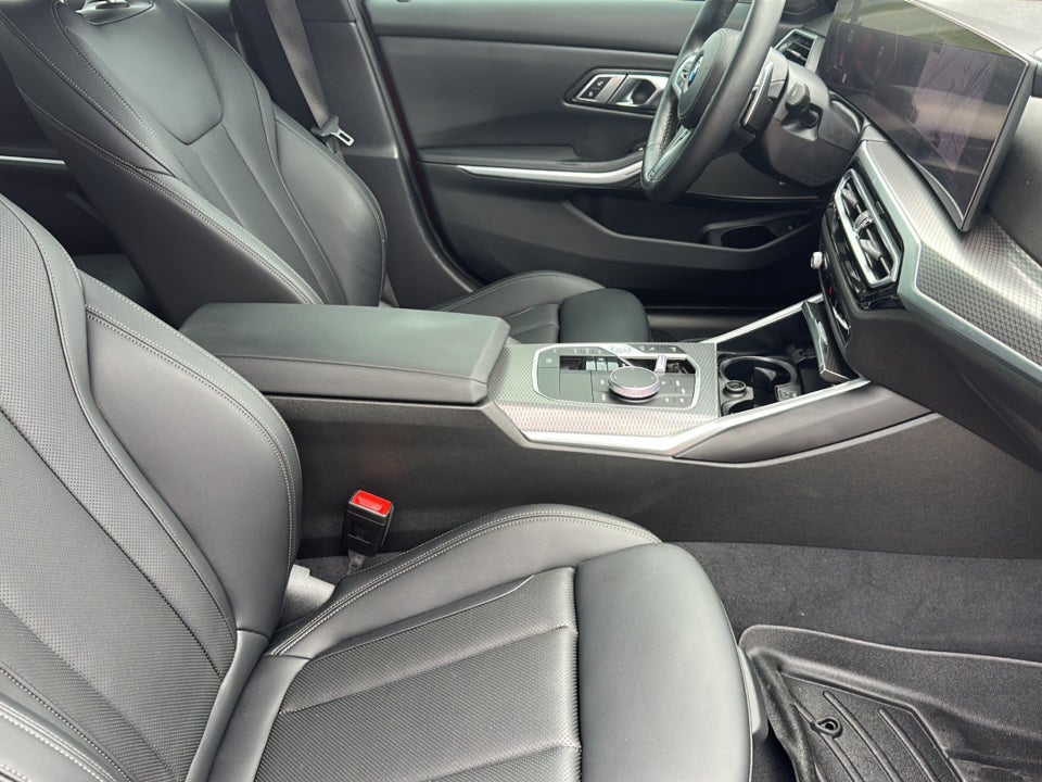 2023 BMW 3 Series 330i