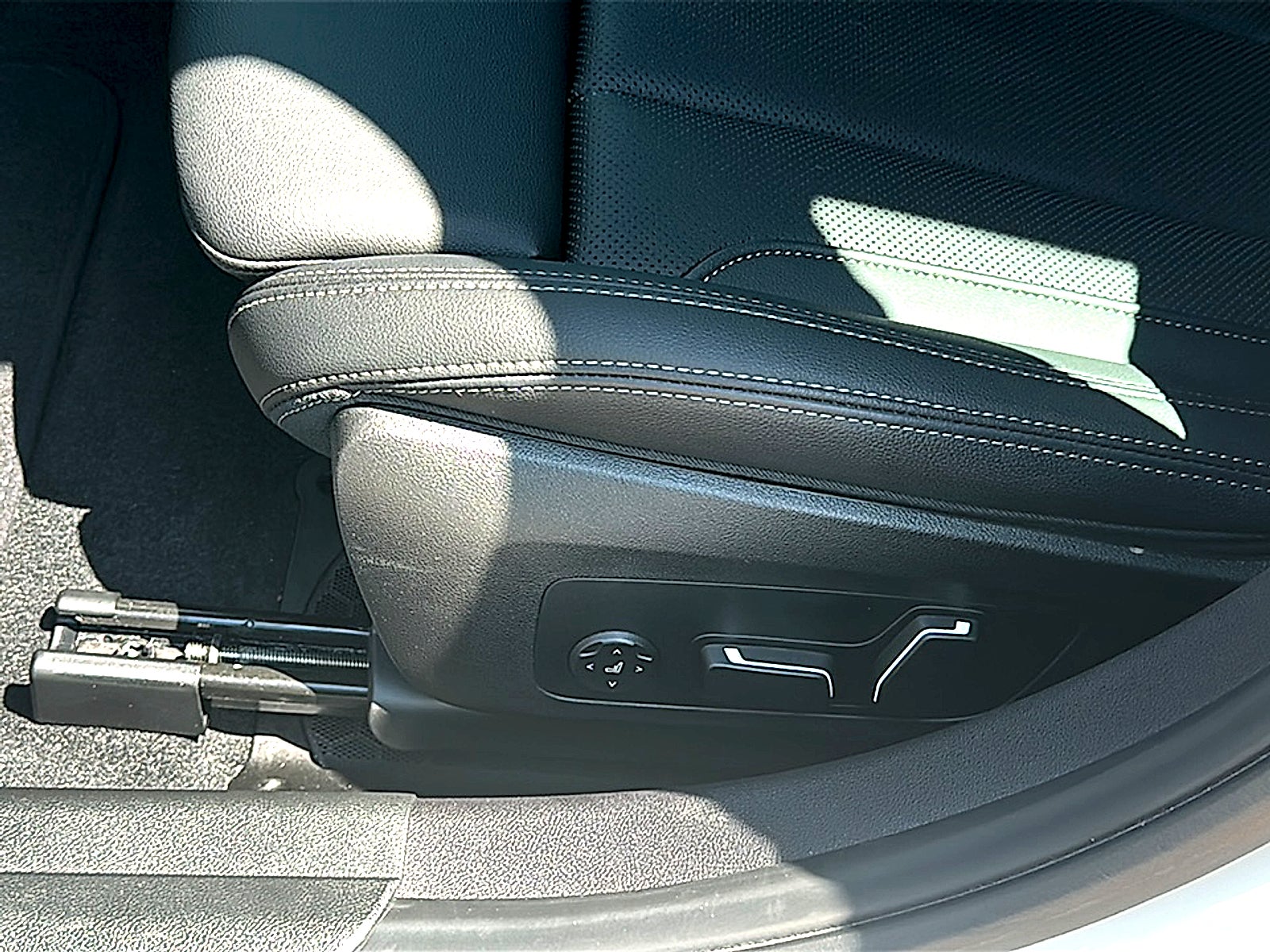 2024 BMW 3 Series 330i