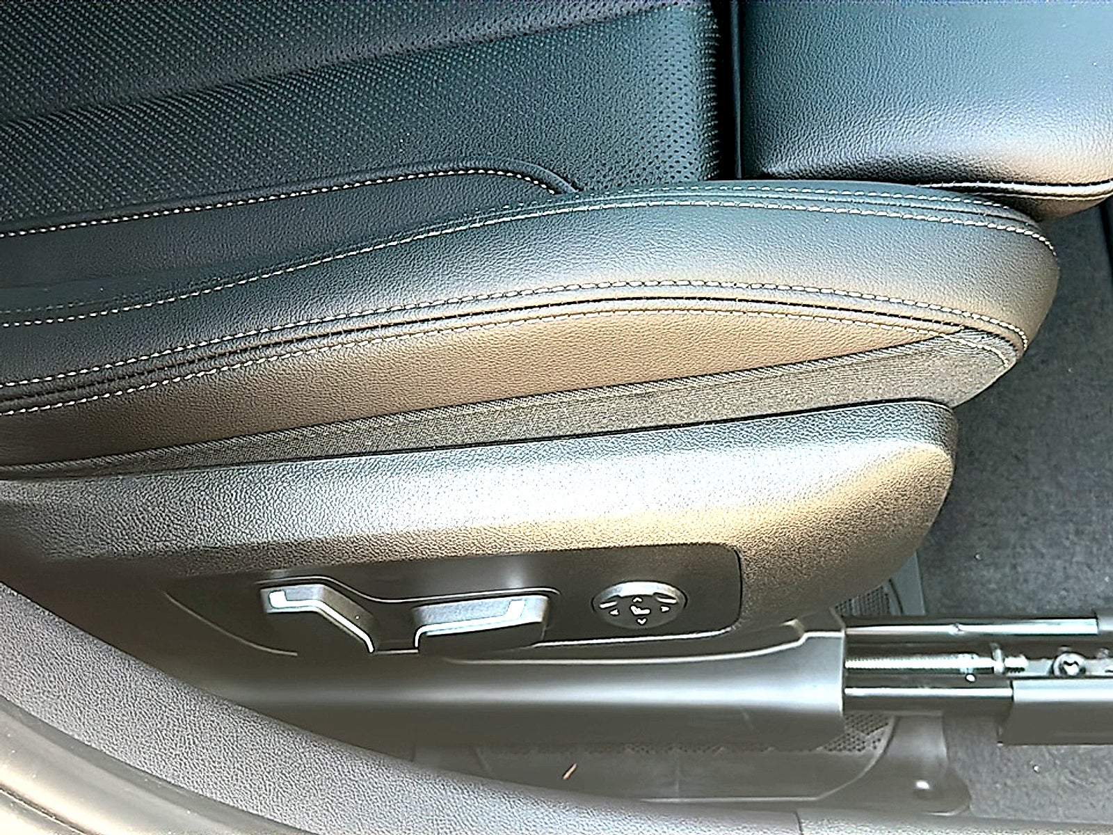 2024 BMW 3 Series 330i