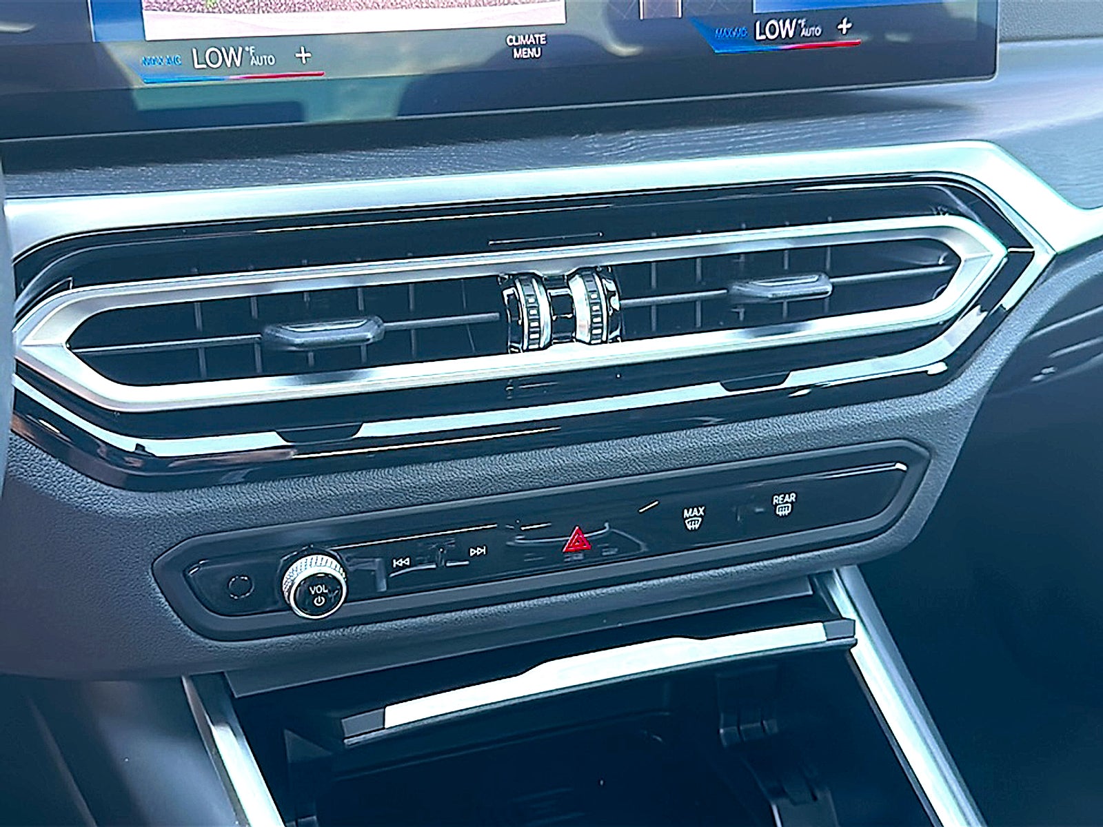 2024 BMW 3 Series 330i