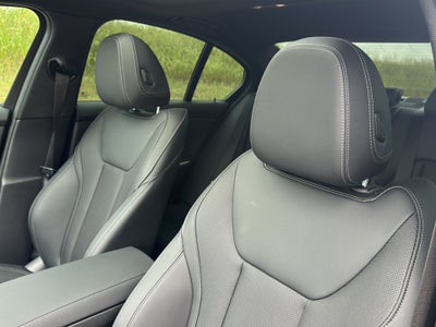 2023 BMW 3 Series 330i