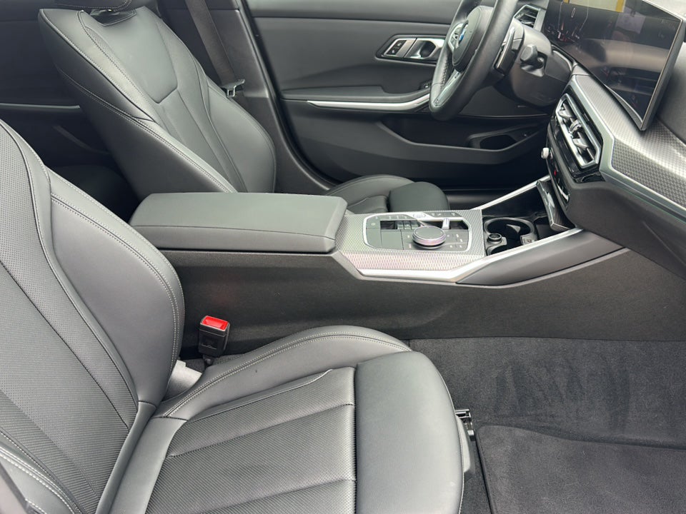 2023 BMW 3 Series 330i