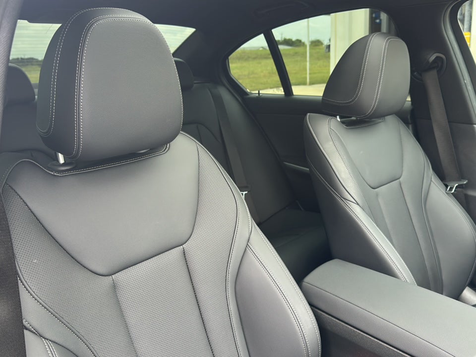 2023 BMW 3 Series 330i