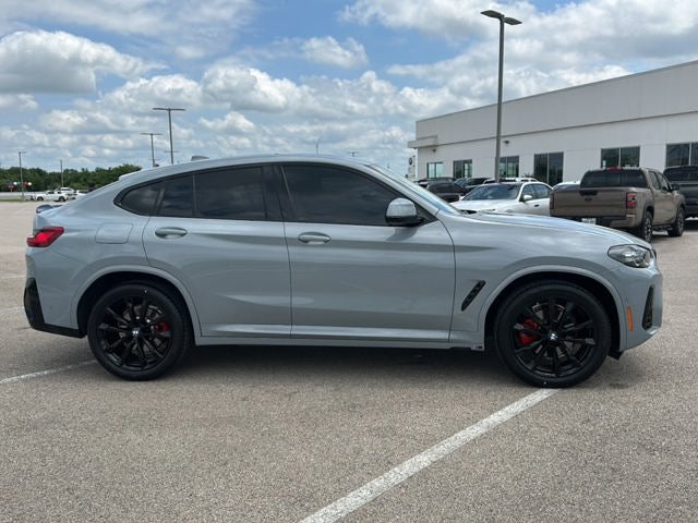 2025 BMW X4 xDrive30i