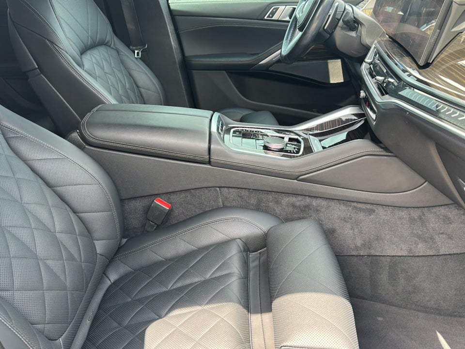 2024 BMW X6 xDrive40i