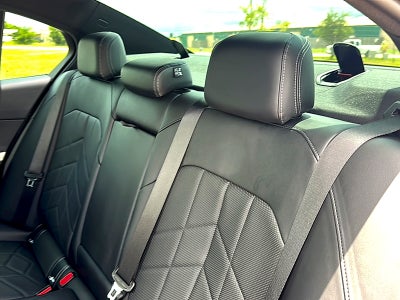 2025 BMW 5 Series 530i
