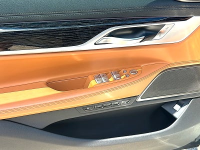 2022 BMW 7 Series 740i