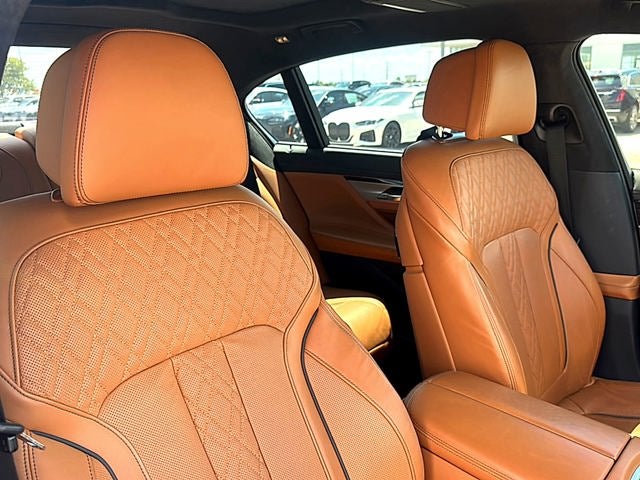 2022 BMW 7 Series 740i